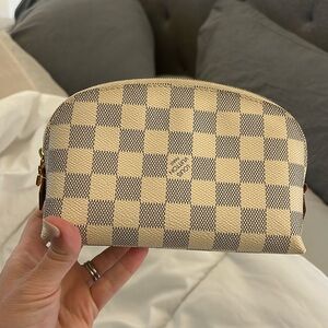 Louis Vuitton Daniel Azur small cosmetic case! 100% authentic!